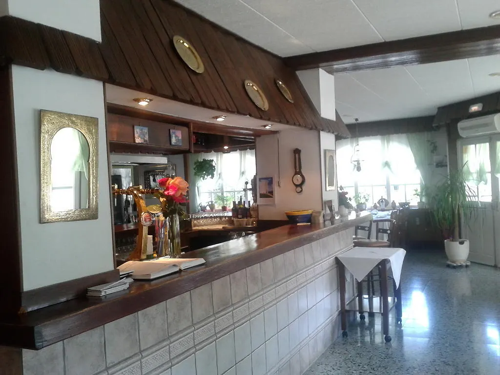 Konukevi Pension Marbella Roses