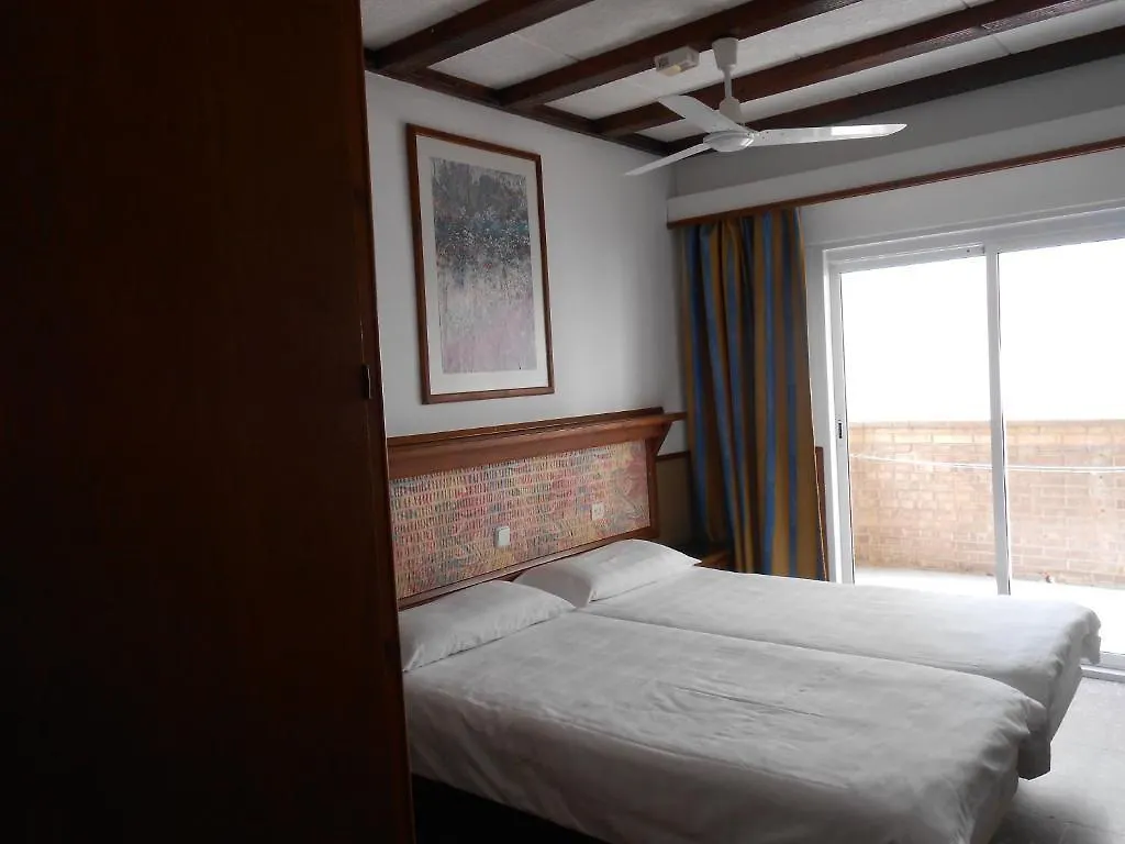 Konukevi Pension Marbella Roses