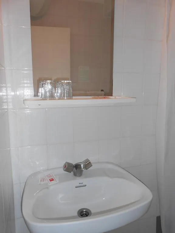 Konukevi Pension Marbella Roses İspanya